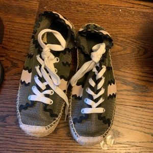 BERNARDO CAMO LIKE LACEUP ESPADRIEL